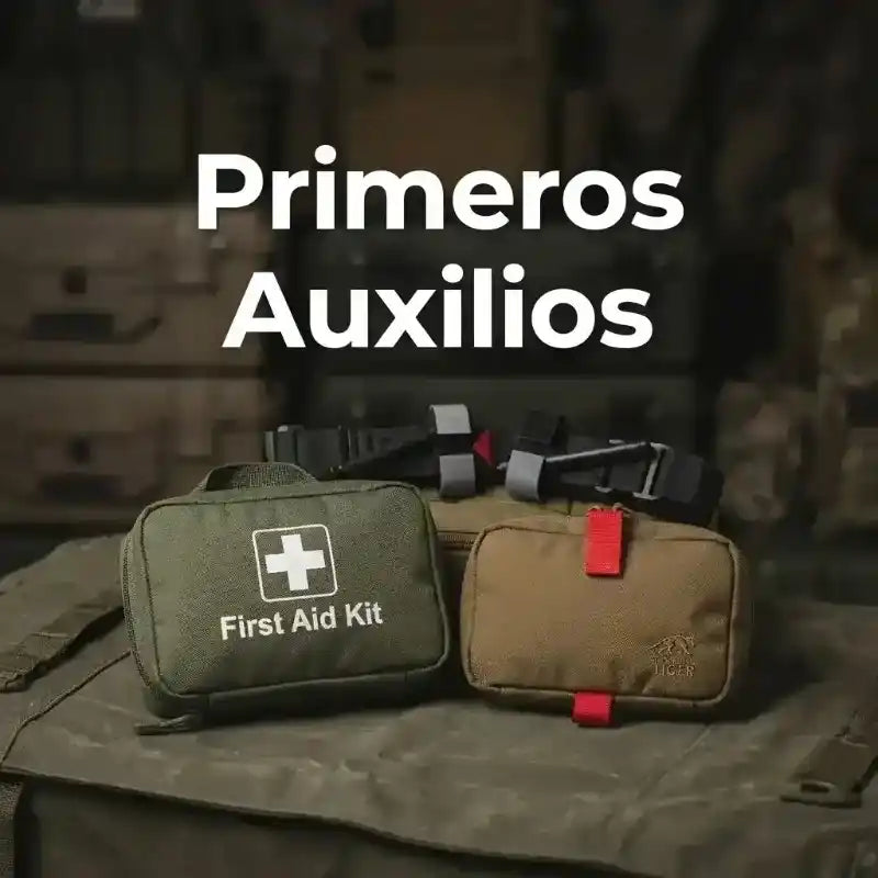 Botiquín First Aid Kit de primeros auxilios en color verde oliva y marrón.