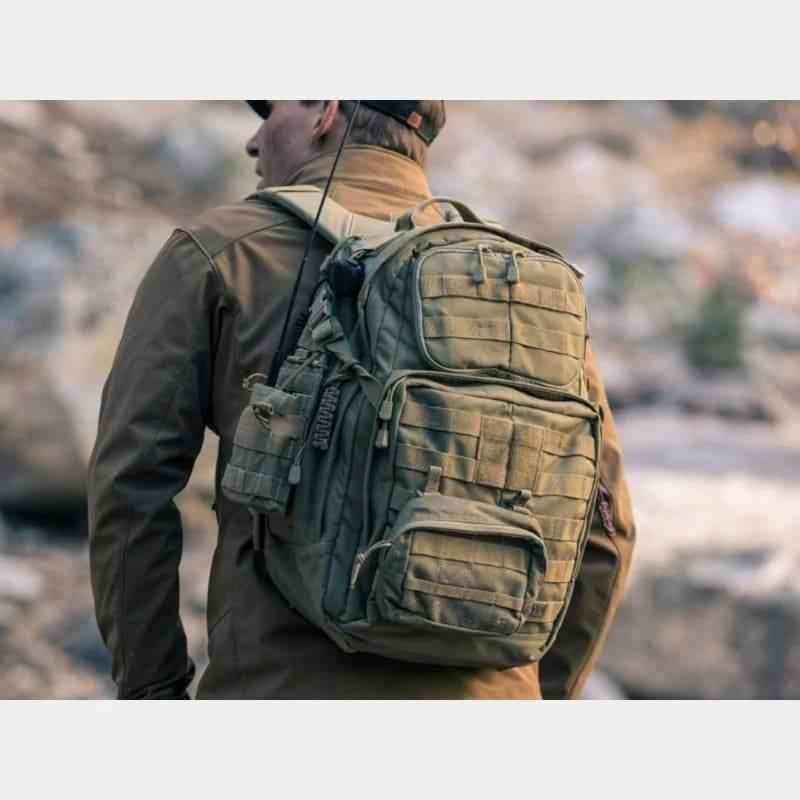 Mochila táctica 37L RUSH-24 2.0 verde oliva con panel MOLLE y bolsillos delanteros