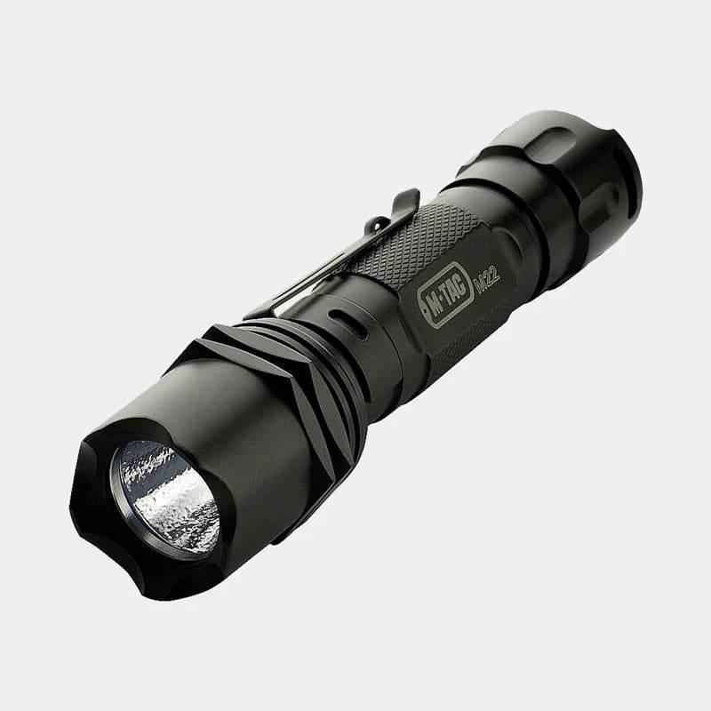 Linterna táctica M22-C M-TAC negra con cabezal frontal y lente protegida